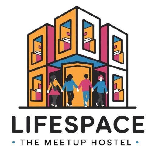 Lifespace- Spacious Hostel In A Luxurious Villa Пуне Екстер'єр фото